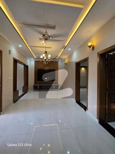 سوان گارڈن ۔ بلاک بی سوان گارڈن,اسلام آباد میں 6 کمروں کا 9 مرلہ مکان 1.5 لاکھ میں کرایہ پر دستیاب ہے۔