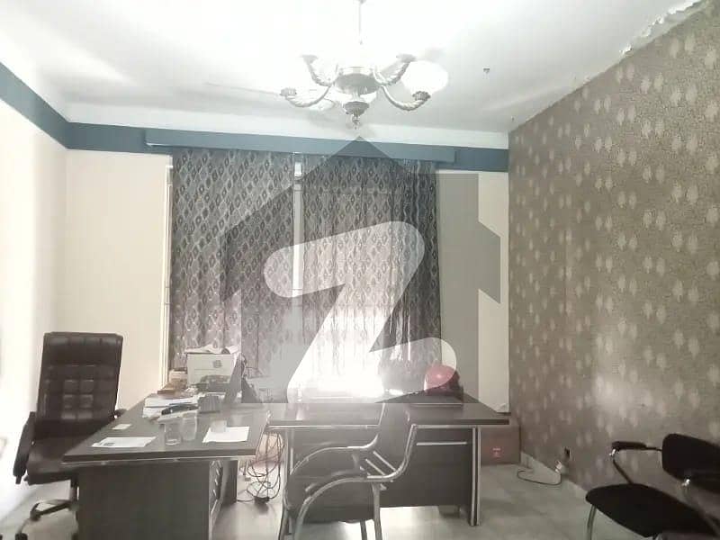 کلفٹن ۔ بلاک 5 کلفٹن,کراچی میں 2 کنال مکان 9.0 لاکھ میں کرایہ پر دستیاب ہے۔ کلفٹن ۔ بلاک 5 کلفٹن,کراچی میں 2 کنال مکان 9.0 لاکھ میں کرایہ پر دستیاب ہے۔