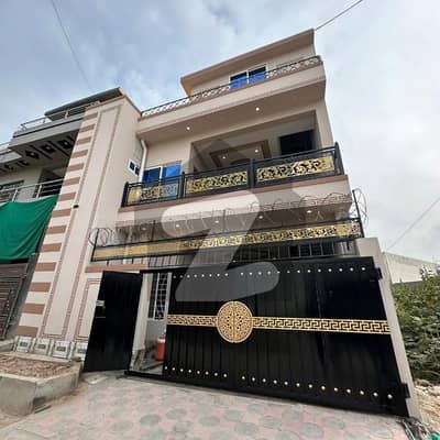 گلشن آباد راولپنڈی میں 4 کمروں کا 5 مرلہ مکان 1.75 کروڑ میں برائے فروخت۔