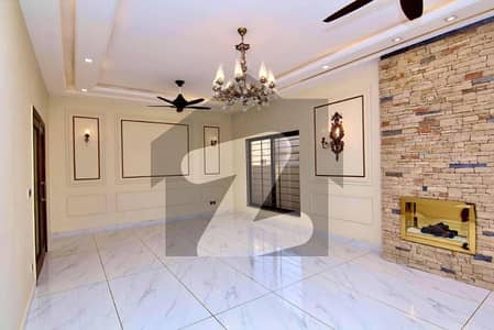 ایف ۔ 8 اسلام آباد میں 5 کمروں کا 1 کنال مکان 8.0 لاکھ میں کرایہ پر دستیاب ہے۔