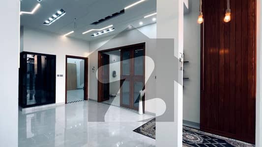 ڈیوائن انکلیو کینال روڈ,فیصل آباد میں 3 کمروں کا 6 مرلہ مکان 2.9 کروڑ میں برائے فروخت۔