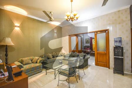 واپڈا ٹاؤن لاہور میں 2 کمروں کا 10 مرلہ زیریں پورشن 90.0 ہزار میں کرایہ پر دستیاب ہے۔