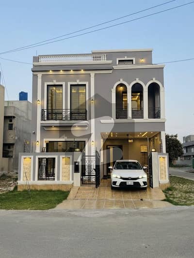 سینٹرل پارک ۔ بلاک ای سینٹرل پارک ہاؤسنگ سکیم,لاہور میں 3 کمروں کا 5 مرلہ مکان 2.1 کروڑ میں برائے فروخت۔