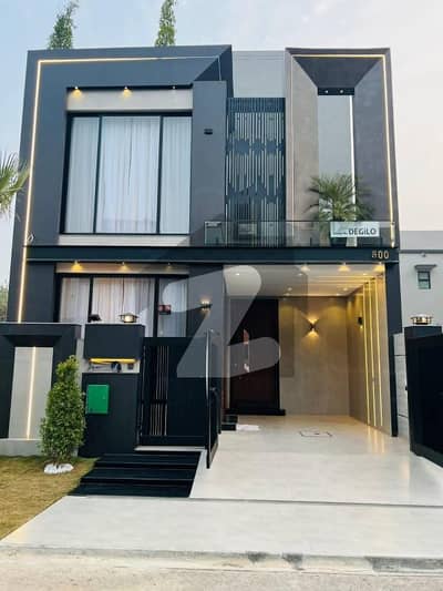 ڈی ایچ اے 9 ٹاؤن ڈیفنس (ڈی ایچ اے),لاہور میں 3 کمروں کا 5 مرلہ مکان 2.25 کروڑ میں برائے فروخت۔