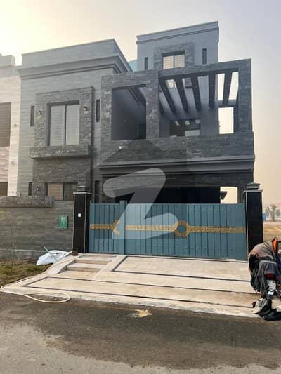Luxury Park-Facing 8 Marla House for Sale Bahria Orchard Phase 2, Lahore
