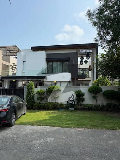 01 KANAL BEAUTIFUL HOUSE FOR RENT IN DHA PHASE 6 HOT LOCATION.