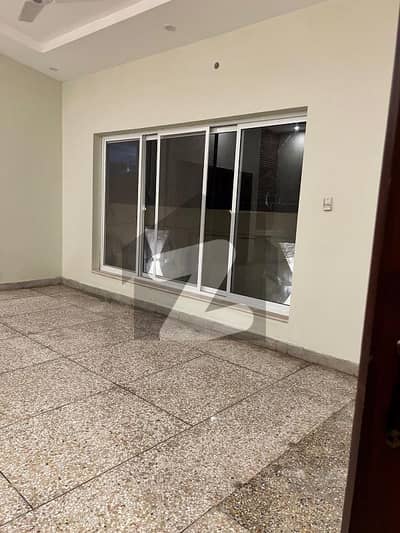 Uper portion Availibel for rent