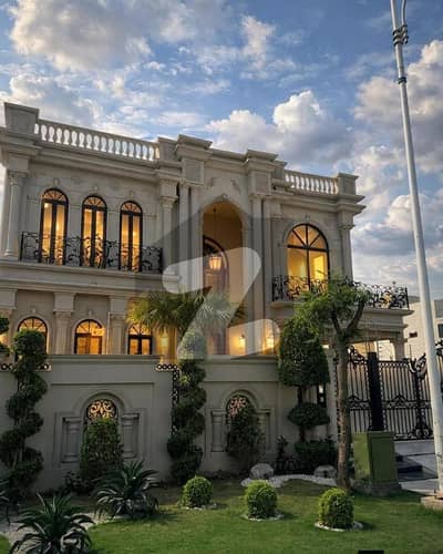 ڈی ایچ اے فیز 7 ڈیفنس (ڈی ایچ اے),لاہور میں 5 کمروں کا 1 کنال مکان 3.0 لاکھ میں کرایہ پر دستیاب ہے۔