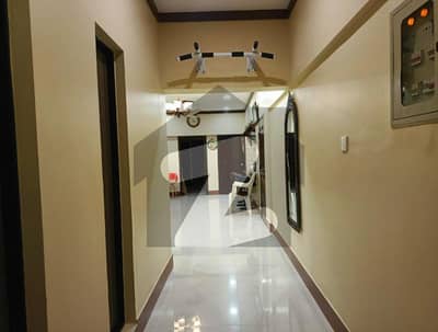 گلستانِِ جوہر ۔ بلاک 10 گلستانِ جوہر,کراچی میں 3 کمروں کا 8 مرلہ فلیٹ 2.6 کروڑ میں برائے فروخت۔