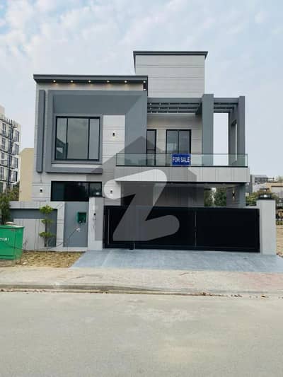 10 Marla Residential House For Sale In Rafi Block, Nearby Commercial Market, School, Mosque and Health Care Canter