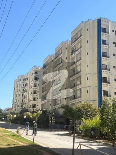 Block 15 , 3Bed Rooms Tv Lounge Open Kitchen Available For Sale