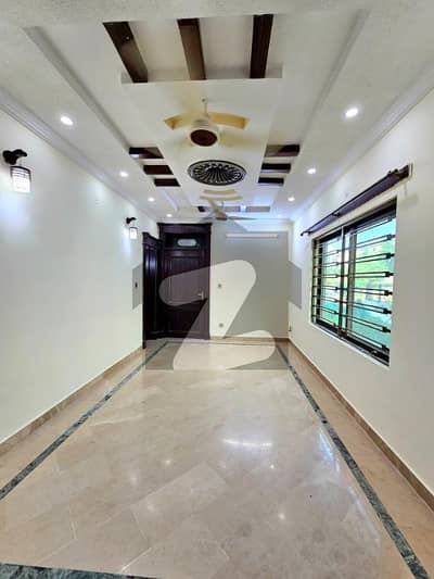 G-13 30x60 Upper Portion 3 Bed 3 Bath Meters Separate.