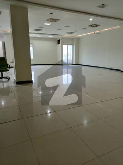 گلبرگ گرینز گلبرگ,اسلام آباد میں 1 کمرے کا 3 مرلہ دفتر 80.0 ہزار میں کرایہ پر دستیاب ہے۔