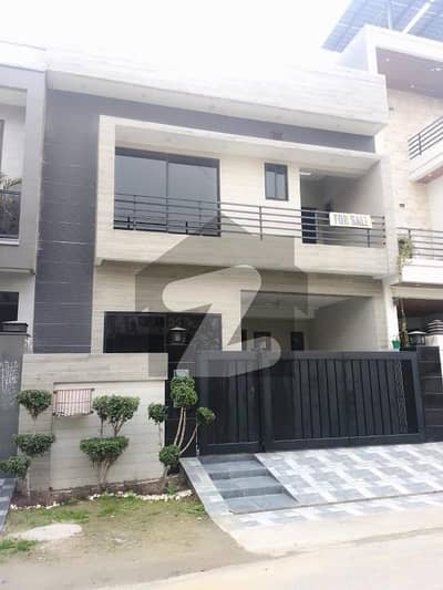 ویلینشیاء ہاؤسنگ سوسائٹی لاہور میں 3 کمروں کا 5 مرلہ مکان 2.45 کروڑ میں برائے فروخت۔