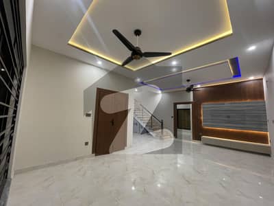 بحریہ انکلیو - سیکٹر ایچ بحریہ انکلیو,بحریہ ٹاؤن,اسلام آباد میں 4 کمروں کا 5 مرلہ مکان 2.55 کروڑ میں برائے فروخت۔