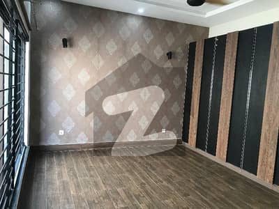 10 MARLA PRIME LOCATION UPER PORTION FOR RENT IN DHA RAHBAR PHASE 1 BLOCK D GASS AVAILABLE