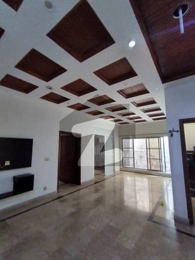 8 Marla Lower Portion For Rent In Paragon City