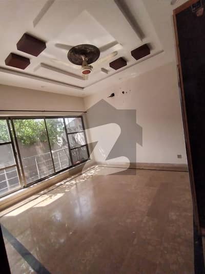 پیراگون سٹی لاہور میں 2 کمروں کا 8 مرلہ زیریں پورشن 60.0 ہزار میں کرایہ پر دستیاب ہے۔