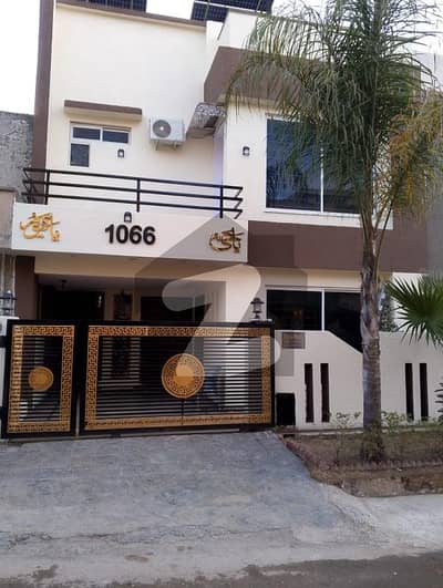 بحریہ ٹاؤن فیز 8 ۔ علی بلاک بحریہ ٹاؤن فیز 8 ۔ سفاری ویلی,بحریہ ٹاؤن فیز 8,بحریہ ٹاؤن راولپنڈی,راولپنڈی میں 2 کمروں کا 5 مرلہ بالائی پورشن 80.0 ہزار میں کرایہ پر دستیاب ہے۔