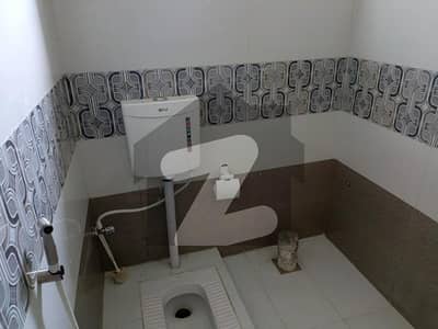 سیٹیلائیٹ ٹاؤن - بلاک ڈی سیٹیلائیٹ ٹاؤن,راولپنڈی میں 6 کمروں کا 7 مرلہ مکان 6.5 کروڑ میں برائے فروخت۔