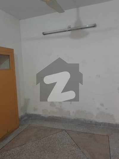 پنڈورہ راولپنڈی میں 2 کمروں کا 5 مرلہ زیریں پورشن 36.0 ہزار میں کرایہ پر دستیاب ہے۔