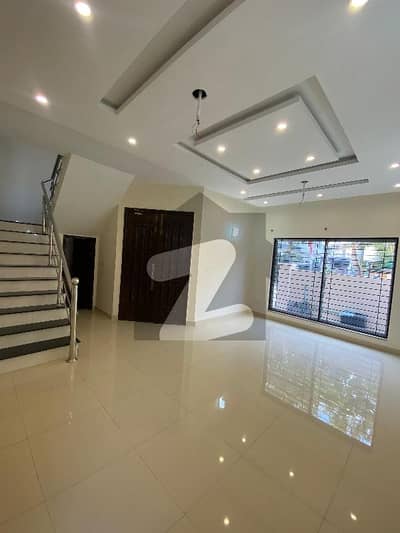 فارمانئیٹس ہاؤسنگ سکیم لاہور میں 3 کمروں کا 5 مرلہ مکان 95.0 ہزار میں کرایہ پر دستیاب ہے۔