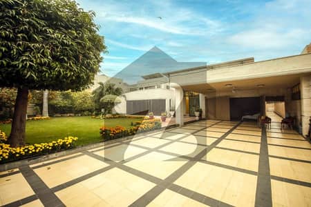 HOT RENTAL DEAL LUXURY LIVING IN DHA PHASE 3