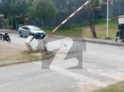 بحریہ گرینز۔ اوورسیز انکلیو - سیکٹر 2 بحریہ گرینز۔ اوورسیز انکلیو,بحریہ ٹاؤن فیز 8,بحریہ ٹاؤن راولپنڈی,راولپنڈی میں 10 مرلہ رہائشی پلاٹ 2.25 کروڑ میں برائے فروخت۔