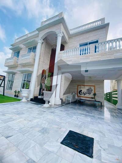 ڈی ایچ اے فیز 7 ڈیفنس (ڈی ایچ اے),لاہور میں 5 کمروں کا 1 کنال مکان 2.8 لاکھ میں کرایہ پر دستیاب ہے۔