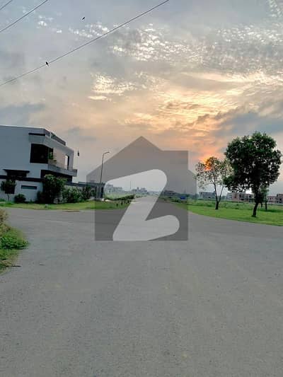 خیابان۔اے۔امین - بلاک ایس خیابانِ امین,لاہور میں 1 کنال رہائشی پلاٹ 1.85 کروڑ میں برائے فروخت۔