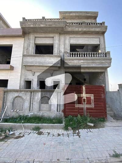 تاج ریزیڈینشیا - جیرانیم بلاک تاج ریزیڈنسیا,راولپنڈی میں 4 کمروں کا 5 مرلہ مکان 1.65 کروڑ میں برائے فروخت۔