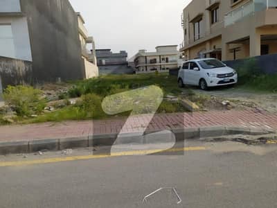 50 Feet Front Back Open 15 Marla Extra Land Plot for Sale