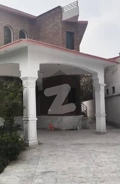 8 bedroom with attached bathrooms