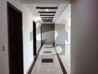 عسکری 11 ۔ سیکٹر بی اپارٹمنٹس عسکری 11,عسکری,لاہور میں 3 کمروں کا 10 مرلہ فلیٹ 3.05 کروڑ میں برائے فروخت۔