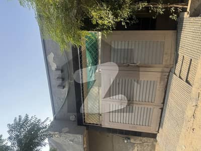 نشاط آباد فیصل آباد میں 4 کمروں کا 6 مرلہ مکان 1.3 کروڑ میں برائے فروخت۔