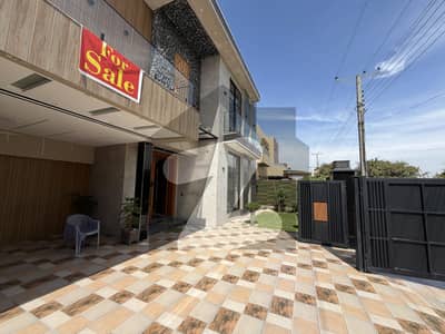 VALENCIA TOWN BRAND NEW MODREN STYLE HOUSE IS AVAILABLE FOR SALE