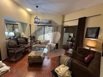 ڈی ایچ اے فیز 5 ڈی ایچ اے ڈیفینس,کراچی میں 3 کمروں کا 1 کنال مکان 3.6 لاکھ میں کرایہ پر دستیاب ہے۔