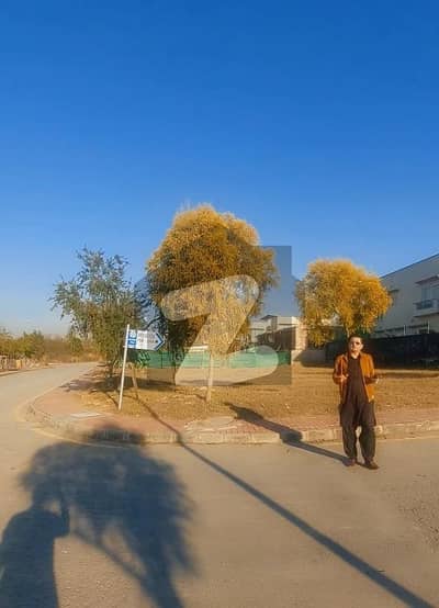 بحریہ گارڈن سٹی - زون 1 بحریہ گارڈن سٹی,بحریہ ٹاؤن,اسلام آباد میں 1 کنال رہائشی پلاٹ 4.4 کروڑ میں برائے فروخت۔