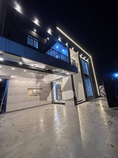1 KANAL BRAND NEW MODERN HOUSE AVAILABLE FOR SALE IN NEAR TO UET SOCITY