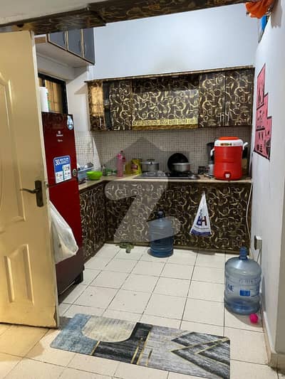 Lease flat 2 Bed lounge 750sq feet Rainbow tower Bank loan applicable west open