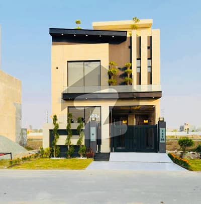 ڈی ایچ اے 9 ٹاؤن ڈیفنس (ڈی ایچ اے),لاہور میں 3 کمروں کا 5 مرلہ مکان 2.12 کروڑ میں برائے فروخت۔