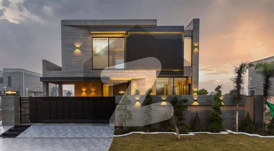 ڈی ایچ اے فیز 7 ڈیفنس (ڈی ایچ اے),لاہور میں 5 کمروں کا 1 کنال مکان 8.15 کروڑ میں برائے فروخت۔