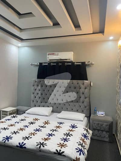 صائمہ لگژری ہومز کراچی میں 4 کمروں کا 5 مرلہ مکان 3.5 کروڑ میں برائے فروخت۔