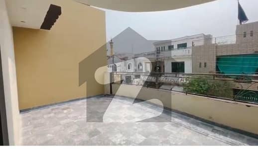 جوہر ٹاؤن فیز 2 جوہر ٹاؤن,لاہور میں 7 کمروں کا 10 مرلہ مکان 4.6 کروڑ میں برائے فروخت۔