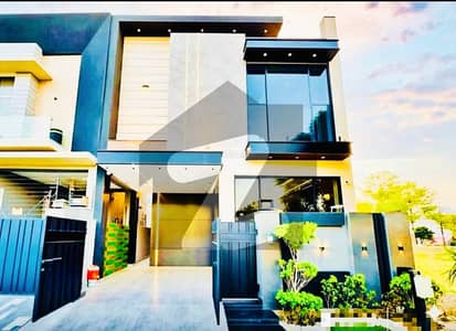 5 MARLA MODERN HOUSE FOR SALE IN DHA 9 TOWN. 5 MARLA MODERN HOUSE FOR SALE IN DHA 9 TOWN.