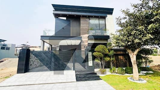 ڈی ایچ اے 9 ٹاؤن ڈیفنس (ڈی ایچ اے),لاہور میں 4 کمروں کا 5 مرلہ مکان 4.0 کروڑ میں برائے فروخت۔