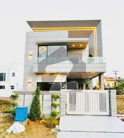 ڈی ایچ اے 9 ٹاؤن ڈیفنس (ڈی ایچ اے),لاہور میں 3 کمروں کا 5 مرلہ مکان 2.18 کروڑ میں برائے فروخت۔