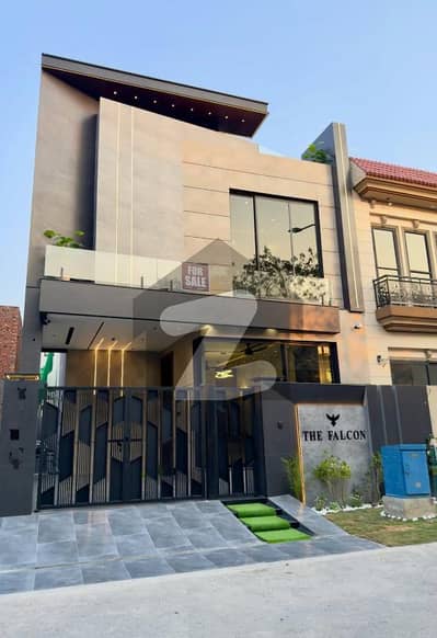 ڈی ایچ اے 9 ٹاؤن ڈیفنس (ڈی ایچ اے),لاہور میں 3 کمروں کا 5 مرلہ مکان 3.25 کروڑ میں برائے فروخت۔