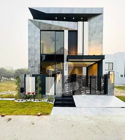 ڈی ایچ اے 9 ٹاؤن ڈیفنس (ڈی ایچ اے),لاہور میں 3 کمروں کا 5 مرلہ مکان 2.1 کروڑ میں برائے فروخت۔