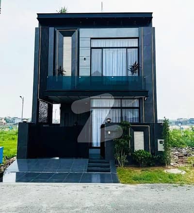 ڈی ایچ اے 9 ٹاؤن ڈیفنس (ڈی ایچ اے),لاہور میں 3 کمروں کا 5 مرلہ مکان 2.3 کروڑ میں برائے فروخت۔